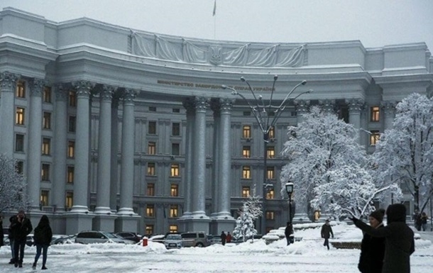 МИД отреагировал на угрозы Венгрии и Словакии