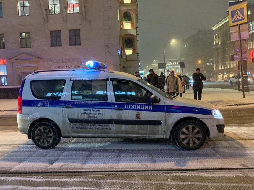 В Москве взорвали полицейский автомобиль: есть погибший и раненый