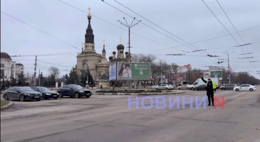 Минута молчания в центре Николаева: память погибших почтили не все