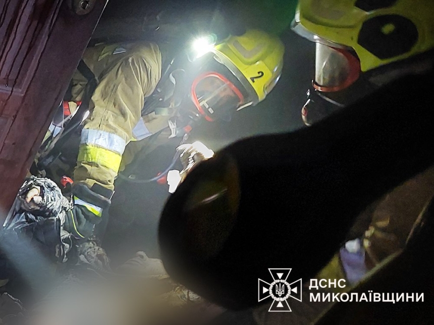 В Николаеве горела квартира: пострадавшего с ожогами госпитализировали