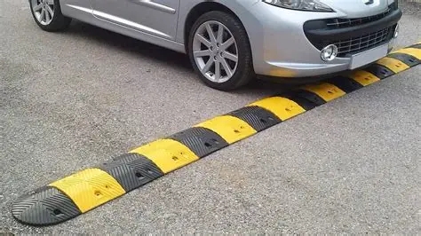 Грохот, будто прилёты каждый день: николаевцы просят убрать «лежачих полицейских»