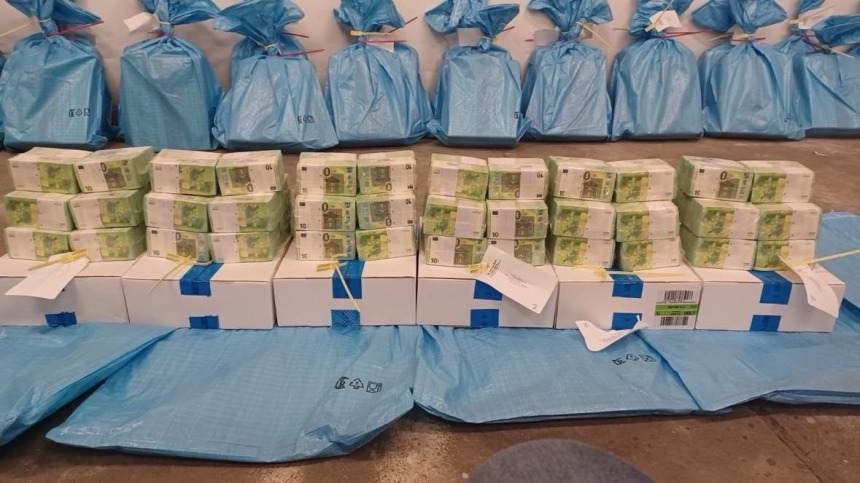 «Ощадбанк» вимагає від Угорщини повернути $40 млн, золото та інкасаторські авто