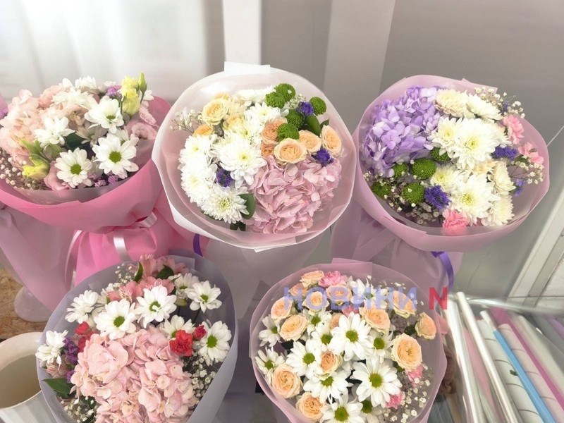 8 марта в Николаеве: на цветочных рынках ажиотаж (фоторепортаж)