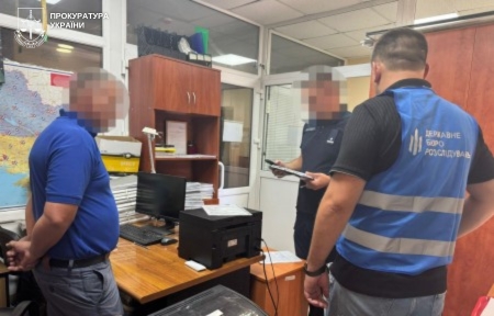 Более 100 тысяч гривен: чиновники организовали схему «платных услуг» для фермеров в Николаевской области