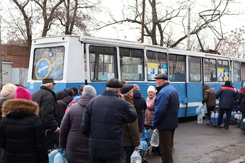 Роздачу води трамваєм та тролейбусом призупинять у Миколаєві