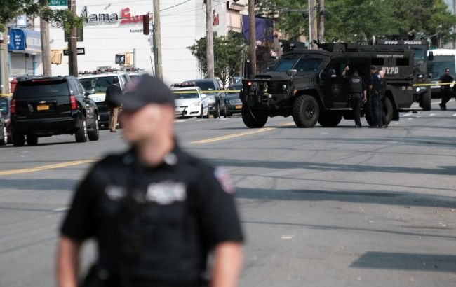 У США напали на синагогу: авто врізалося у будівлю, терорист загинув (відео)