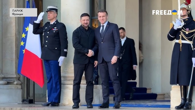Зеленський прибув до Парижа