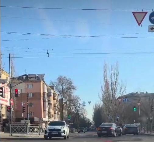 Світлофорна плутанина у центрі Миколаєва: як правильно проїжджати перехрестя (відео)