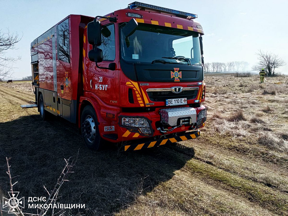 У Миколаєві горіла квартира у багатоповерхівці: одна людина загинула, ще одну врятували та 2 евакуювали
