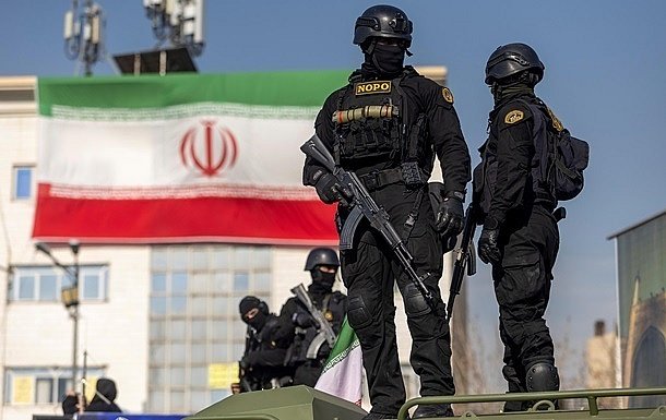 Иран заявил, что готовит "сюрпризы" для США