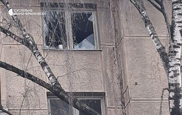 Атака РФ на Ивано-Франковск: есть погибшие, поврежден роддом (видео)