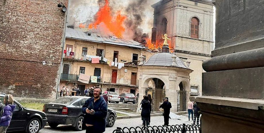 Військовий пояснив Садовому, чому дрони долетіли до Львова