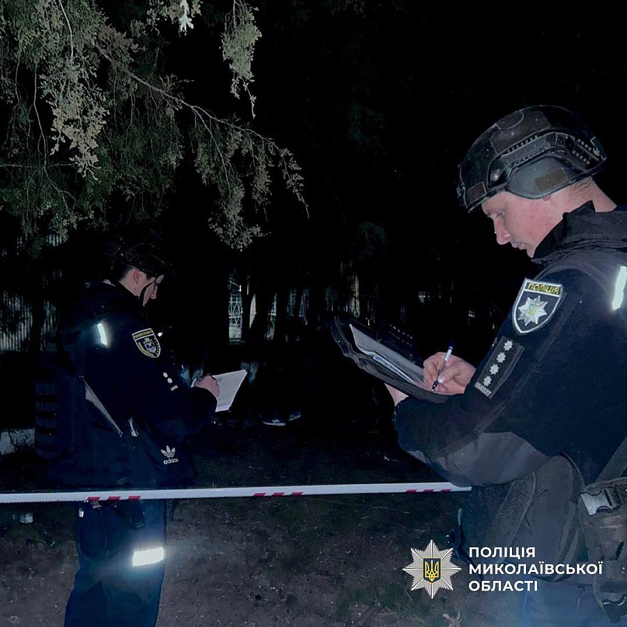 Падіння «Шахеда» та постраждалі діти: поліція показала фото наслідків у Миколаївському районі