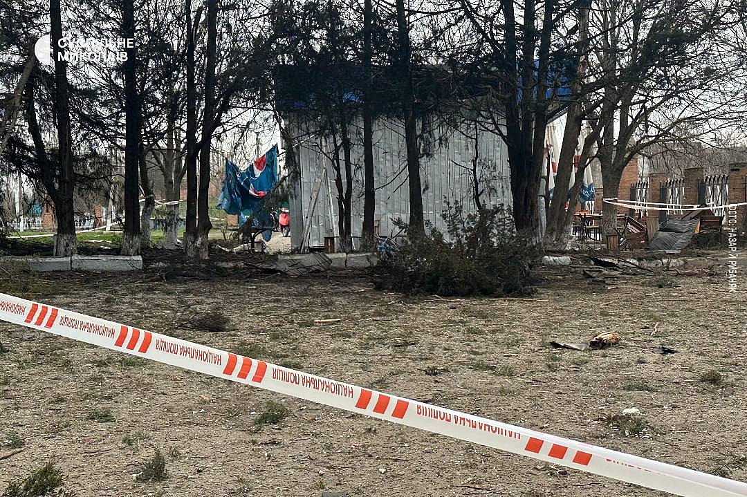 Падение обломков «Шахеда» на детей в Николаевской области: очевидцы рассказали подробности