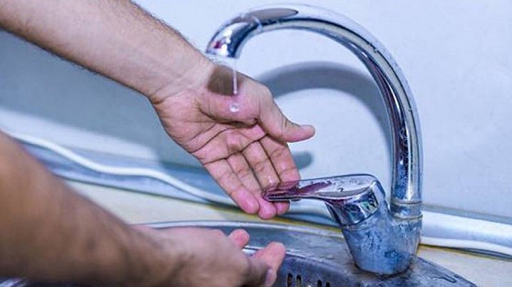 Значний порив на водопроводі – частина Снігурівки залишилася без води