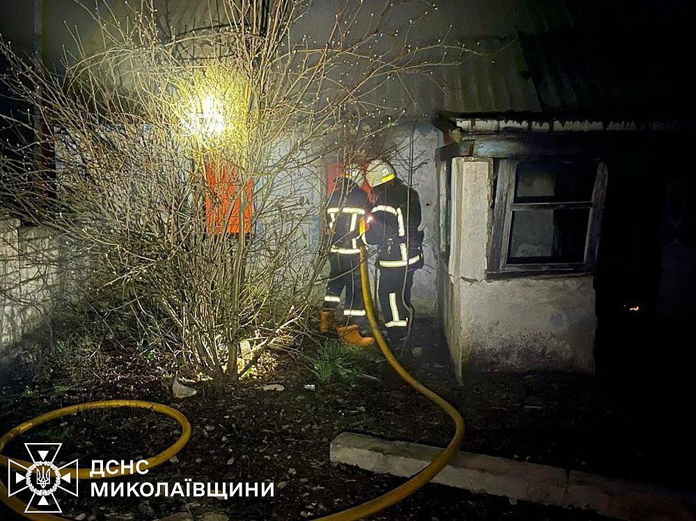 Пожары в жилом секторе и на предприятии произошли в Николаевской области