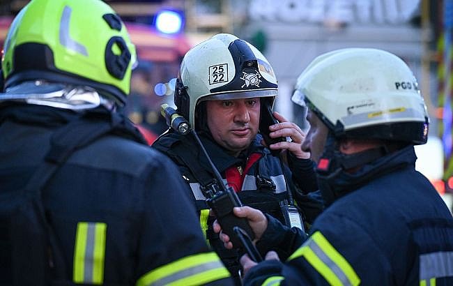 В Киеве дрон повредил офисное здание, объявлены эвакуации поездов