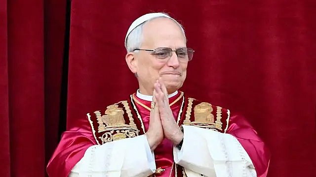 Папа Римский призвал к миру и отказу от оружия