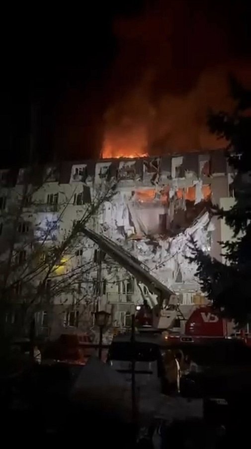 В Одессе попадание в многоэтажку: есть пострадавшие, под завалами ищут людей