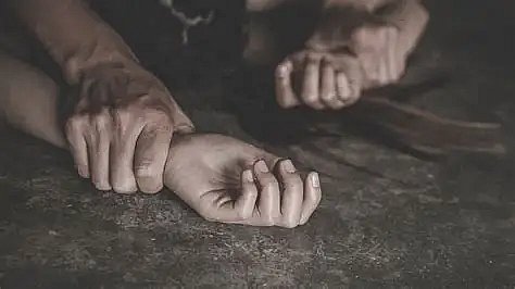 Родила ребенка от отца: украинец подозревается в изнасиловании дочери