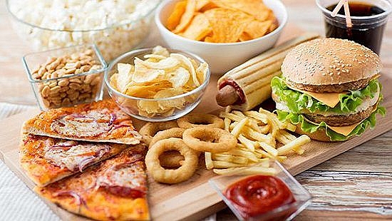 Названы продукты, которые могут ослаблять иммунитет