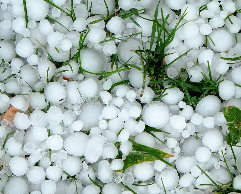 В Николаеве в ближайшие часы обещают град с грозой