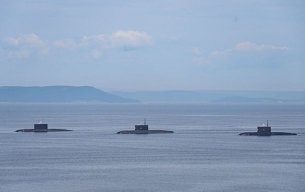 Россия направила к побережью Великобритании три подлодки