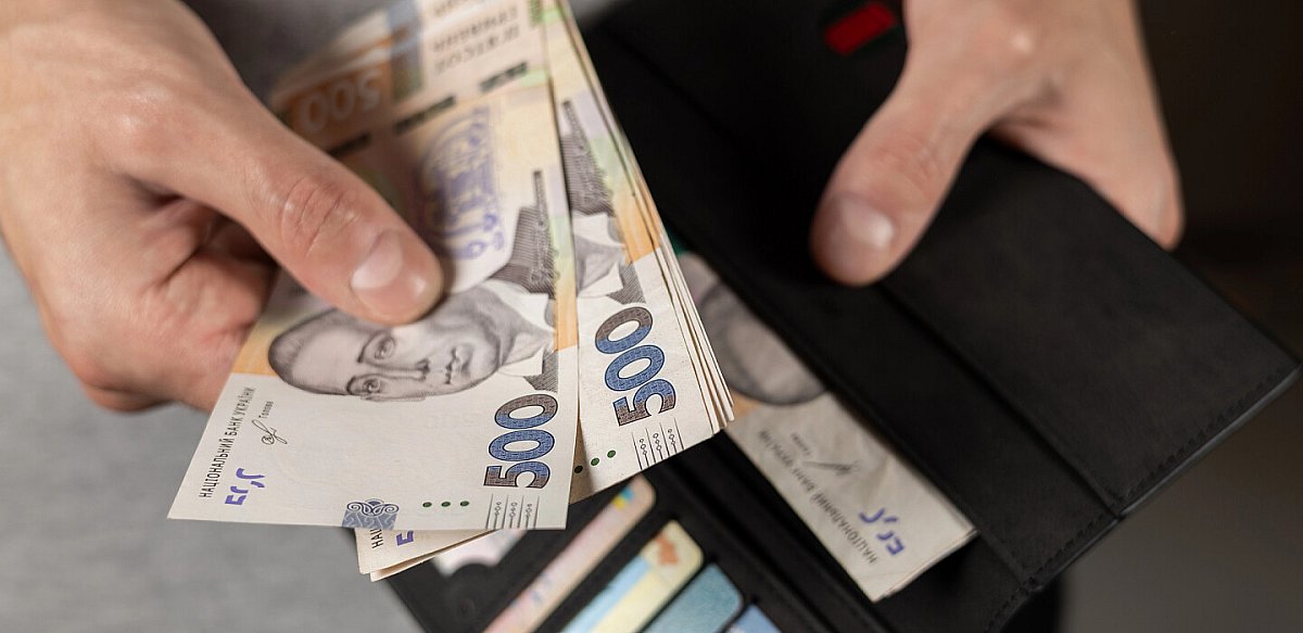 Весняна допомога: понад 9 млн. пенсіонерів уже отримали по 1500 гривень