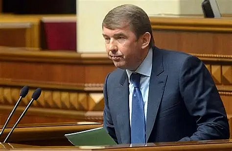 Mercedes, Lexus та Range Rover: депутати України витратили не менше 100 млн грн на елітні авто