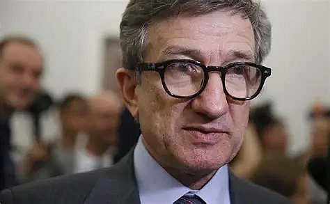 Mercedes, Lexus та Range Rover: депутати України витратили не менше 100 млн грн на елітні авто