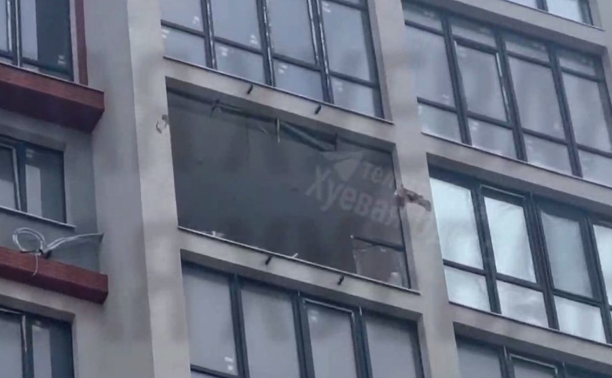 В Одесі «шахед» залетів у вікно квартири багатоповерхівки та не вибухнув (фото)