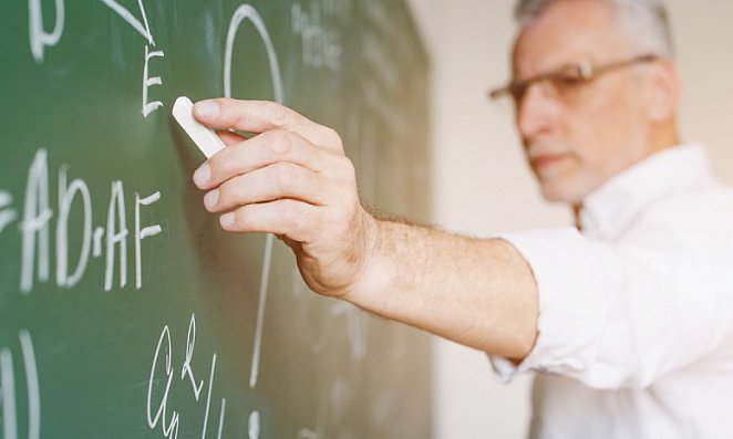 В Украине с 1 сентября повышают зарплаты педагогам