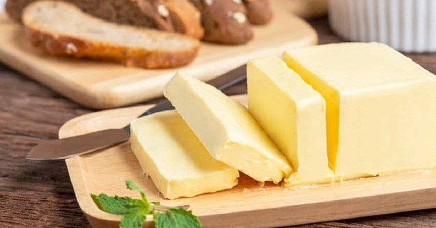 Скільки вершкового масла можна їсти щодня, а кому його краще взагалі не вживати