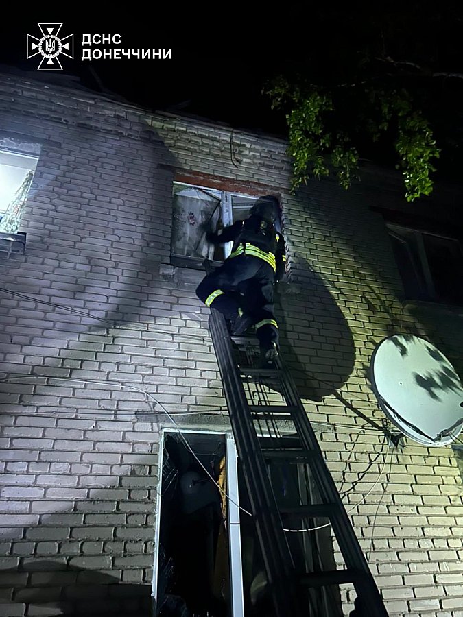 Пожары, разрушения и раненые: последствия ночных атак по Украине (фото, видео)