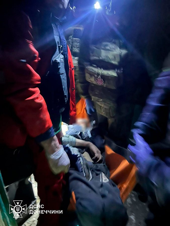 Пожары, разрушения и раненые: последствия ночных атак по Украине (фото, видео)