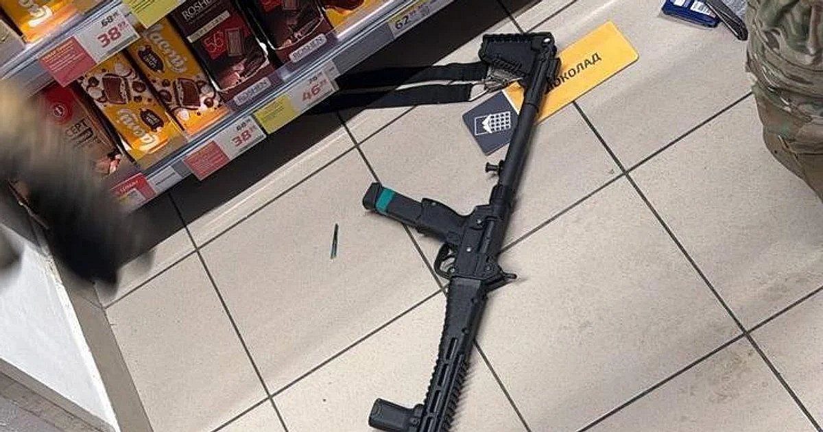 Поліцейських, які втекли з місця теракту, відсторонили від служби