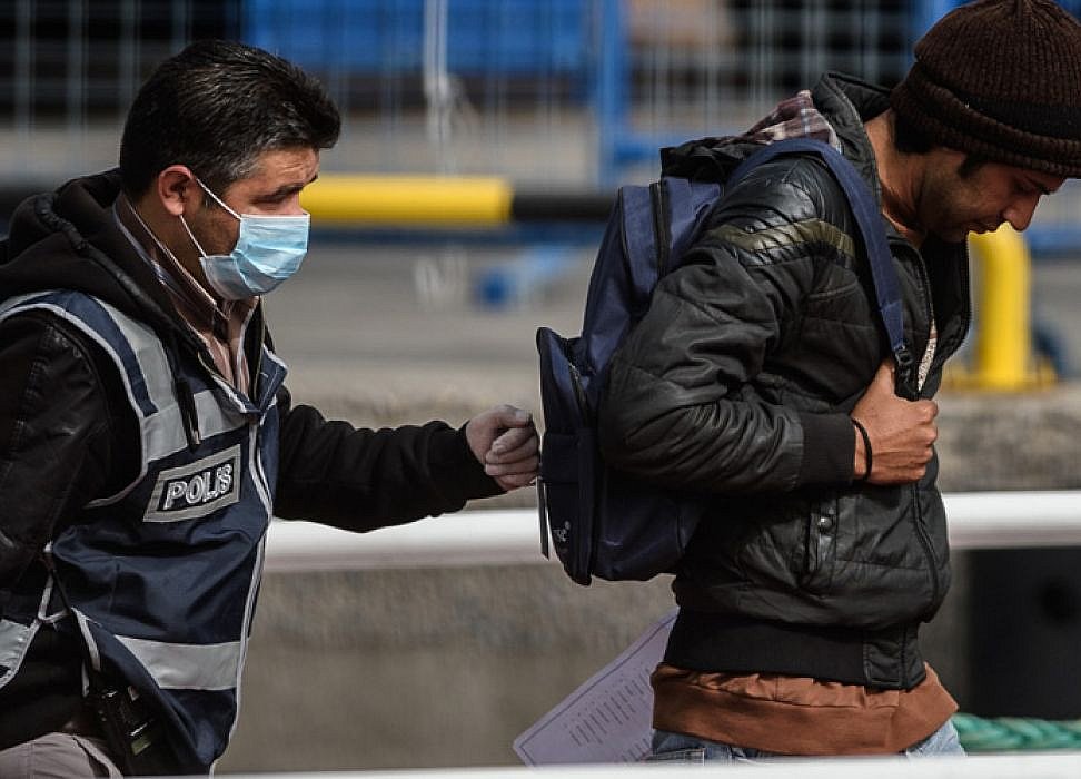 Украинцев начали депортировать из США и ЕС - им могут вручать повестки в ТЦК, - нардеп