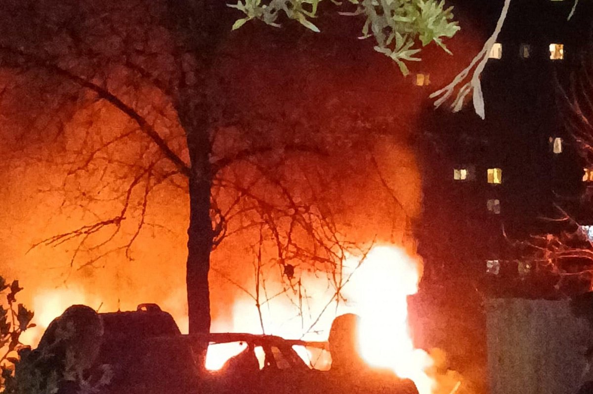 Нічна атака дронів на Суми: пошкоджені житлові будинки та лікарня, є постраждалі