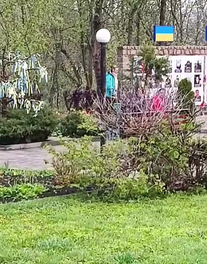 В Первомайске женщину наказали за хулиганство у мемориала погибшим военным 