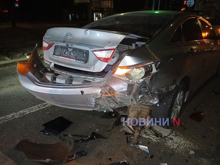 ДТП в Николаеве: пьяный на «Ситроене» врезался в «Хюндай»