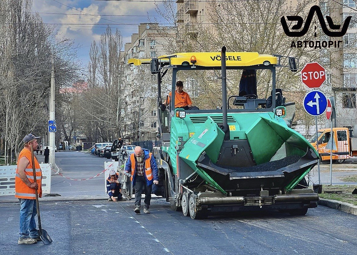 Дороги фрезеруют в центре Николаеве: ограничено движение транспорта, перенесена остановка
