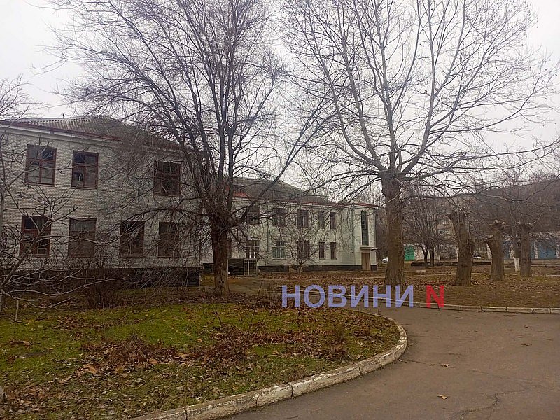 У Миколаєві після обстрілу зруйновано будівлю лікарні: що з нею буде далі