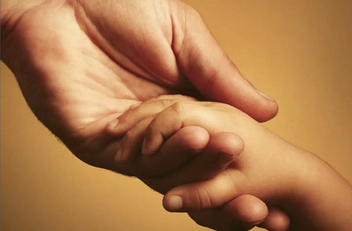 В Николаеве нашли пятилетнюю девочку без родительской опеки