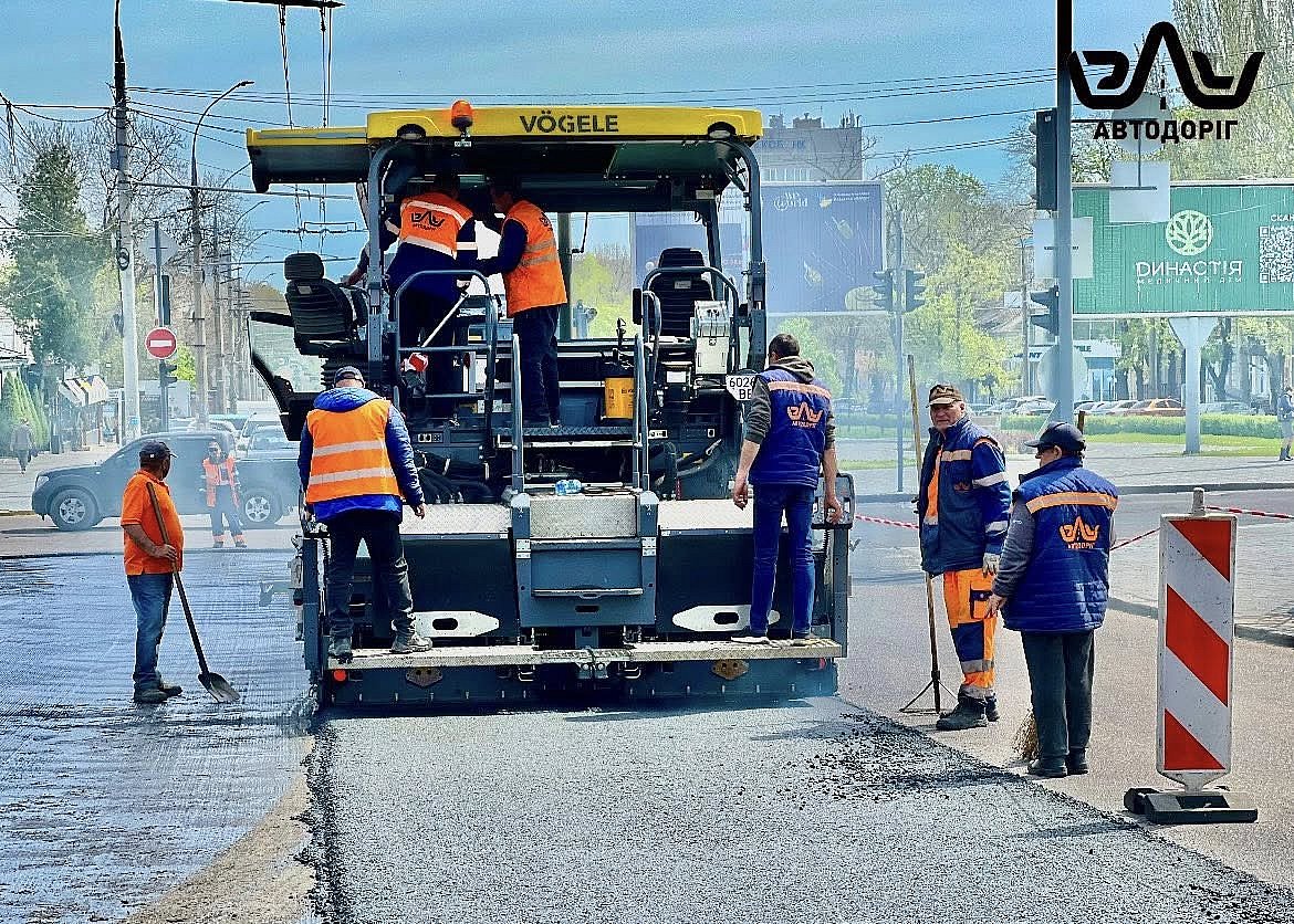 Завершено ремонт проїжджої частини у центрі Миколаєва – водіїв просять враховувати дорожні знаки