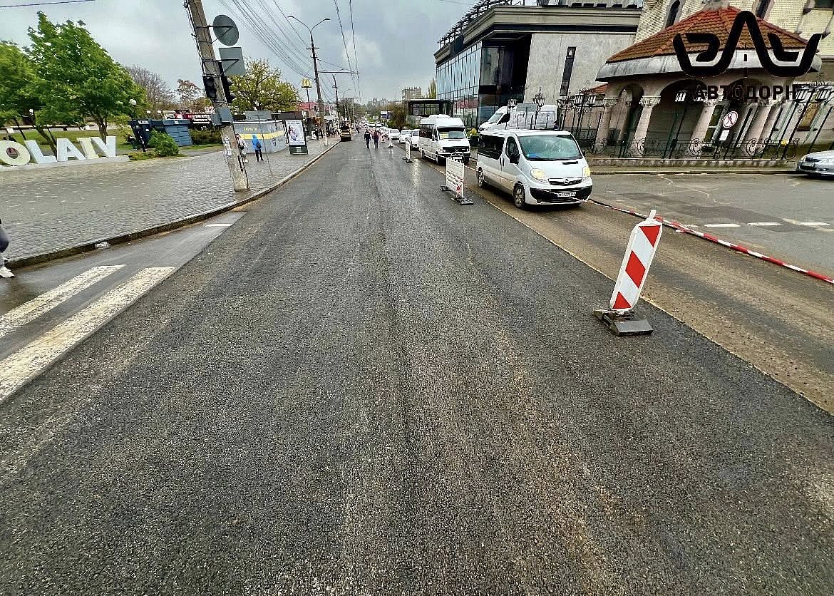 Завершено ремонт проїжджої частини у центрі Миколаєва – водіїв просять враховувати дорожні знаки