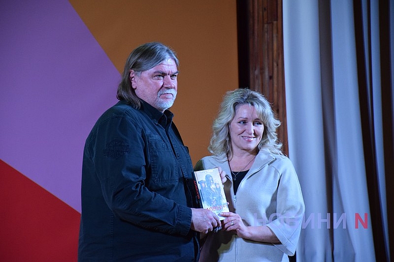 В Николаеве состоялась творческая встреча с режиссером фильма «Довбуш» Олесем Саниным (фото)