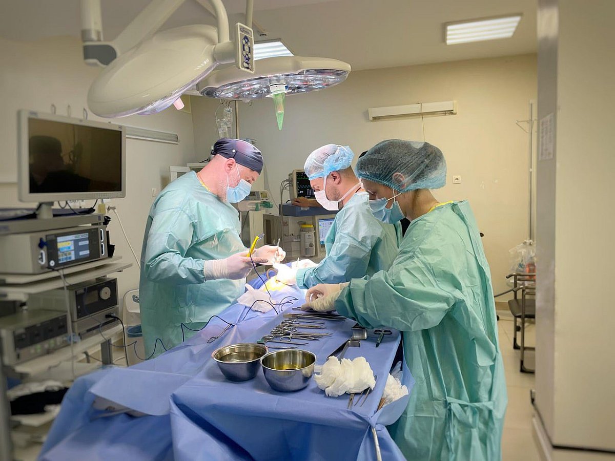 Во Львове врачи спасли 13-летнюю девочку с синдромом Рапунцель