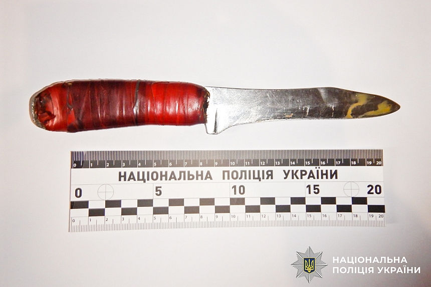 Зарізала сусіда і пішла спати: на Рівненщині затримали вбивцю