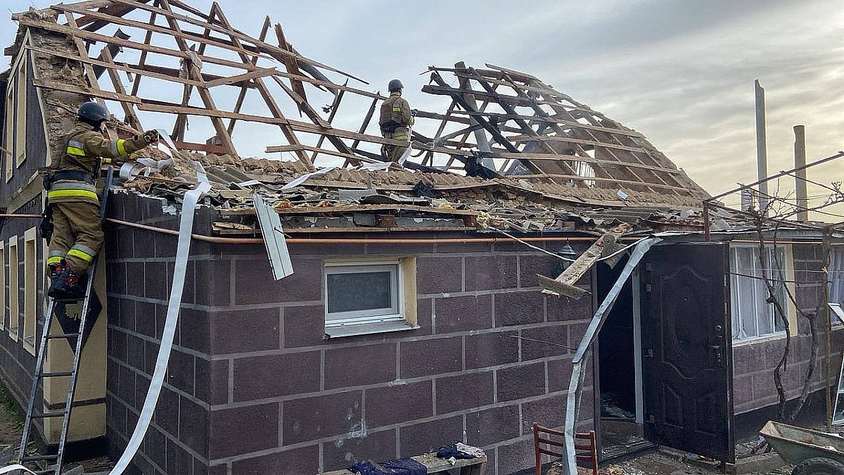 Повреждены дома, нет света, есть пострадавшие: как прошли сутки в Николаевской области