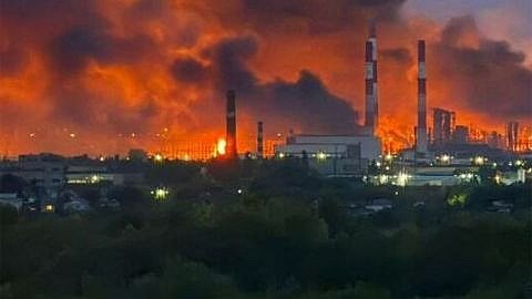 Украина ударами и санкциями фактически заблокировала российский нефтяной экспорт, - СМИ